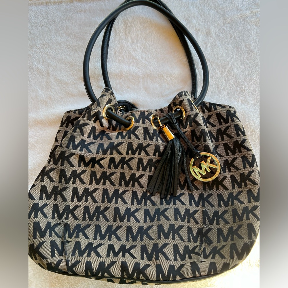 Large vintage Michael Kors tote bag, black and gray color, size 11 by 15 inch.